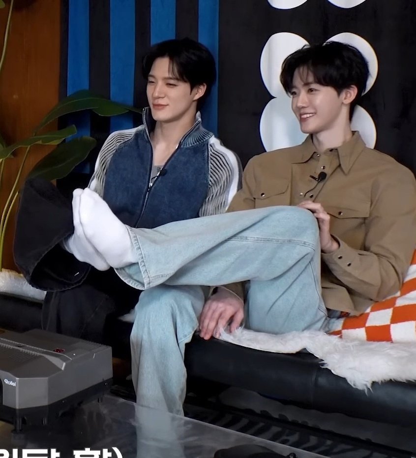 Kpopmalesocks's tweet photo. Jeno &amp; Jaemin (NCT) https://t.co/hY6BgK1Tqa