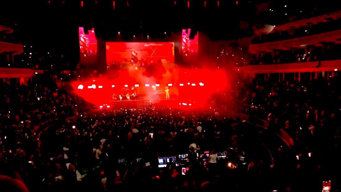 Full list of performers at Sarkodie’s SOLDOUT Rapperholic show at the Royal Albert Hall, UK 🇬🇧: 

▫️Stormzy
▫️Headie One
▫️Efya
▫️Lasmid
▫️KiDi
▫️King Promise
▫️Flavour
▫️Jubed
▫️Kweku Flick
▫️Fuse ODG

#RapperHolicUK26