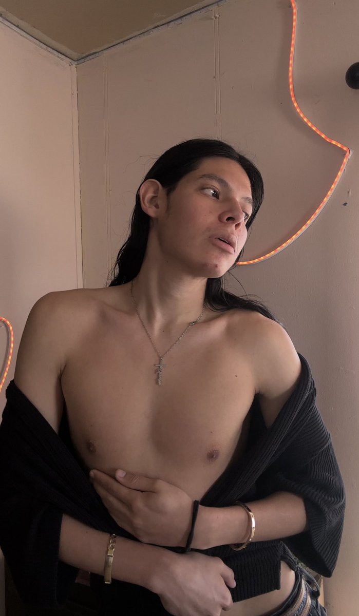 Yetr0s's tweet photo. Venus has blessed me with her grace.
Happy Friday https://t.co/Nuf4MSvmge