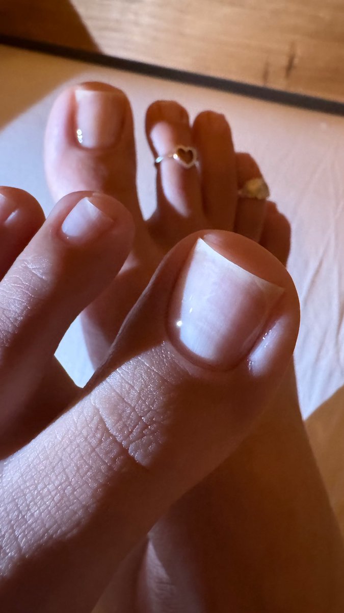 Mariefrenchfeet's tweet photo. Bonne nuit X 🥰 https://t.co/URgZlCciMN