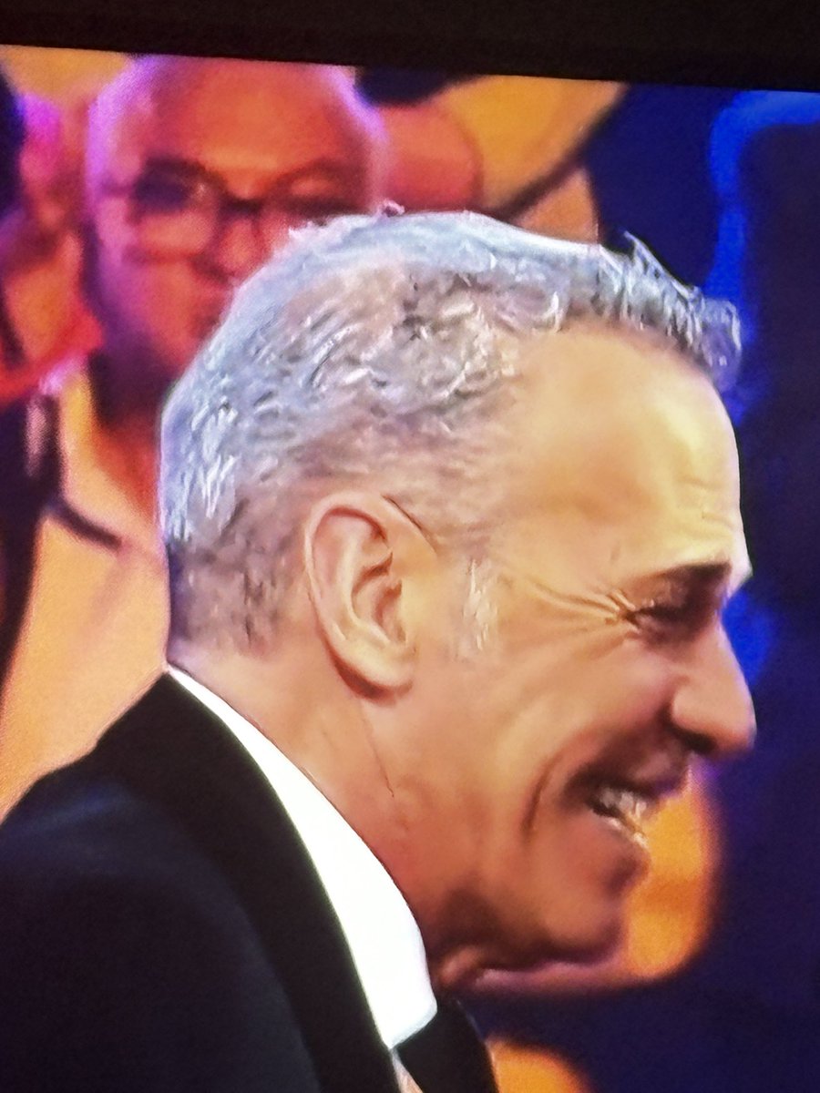 RENACUAJAX's tweet photo. #DeViernes Que emocionada estoy, que gran tipo es @_CarlosLozano . Te deseo lo mejor, se feliz con quien y como tú quieras 🫶💖 https://t.co/3BV4kiVeDq