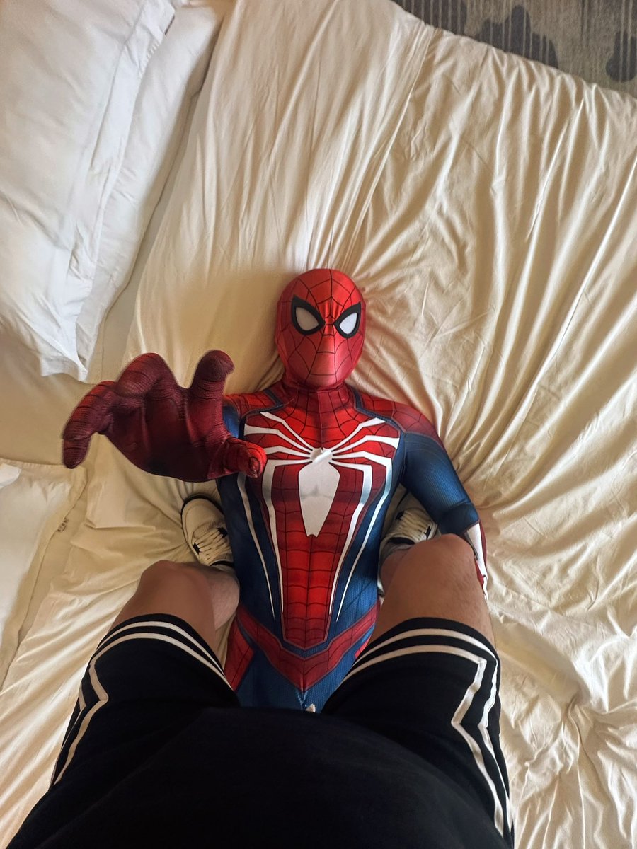 网兜头 tweet media