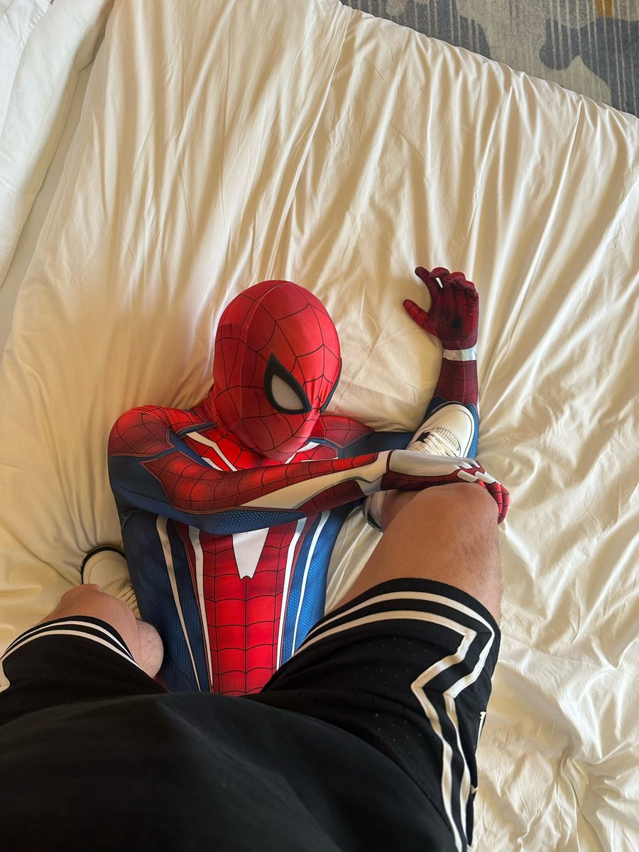 网兜头 tweet media