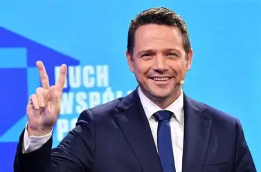 Uroczyście UNIEWAŻNIAM rząd Donalda Tuska!

4 najgorszych polityków i dziennikarzy III RP, którzy swoimi działaniami najbardziej szkodzą Polsce!

Kogo dodacie do tego grona? 🤔