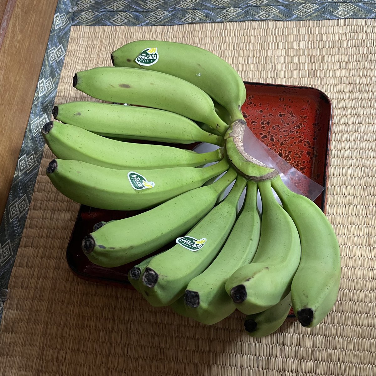 昨晩、大量のバナナをいただきました。