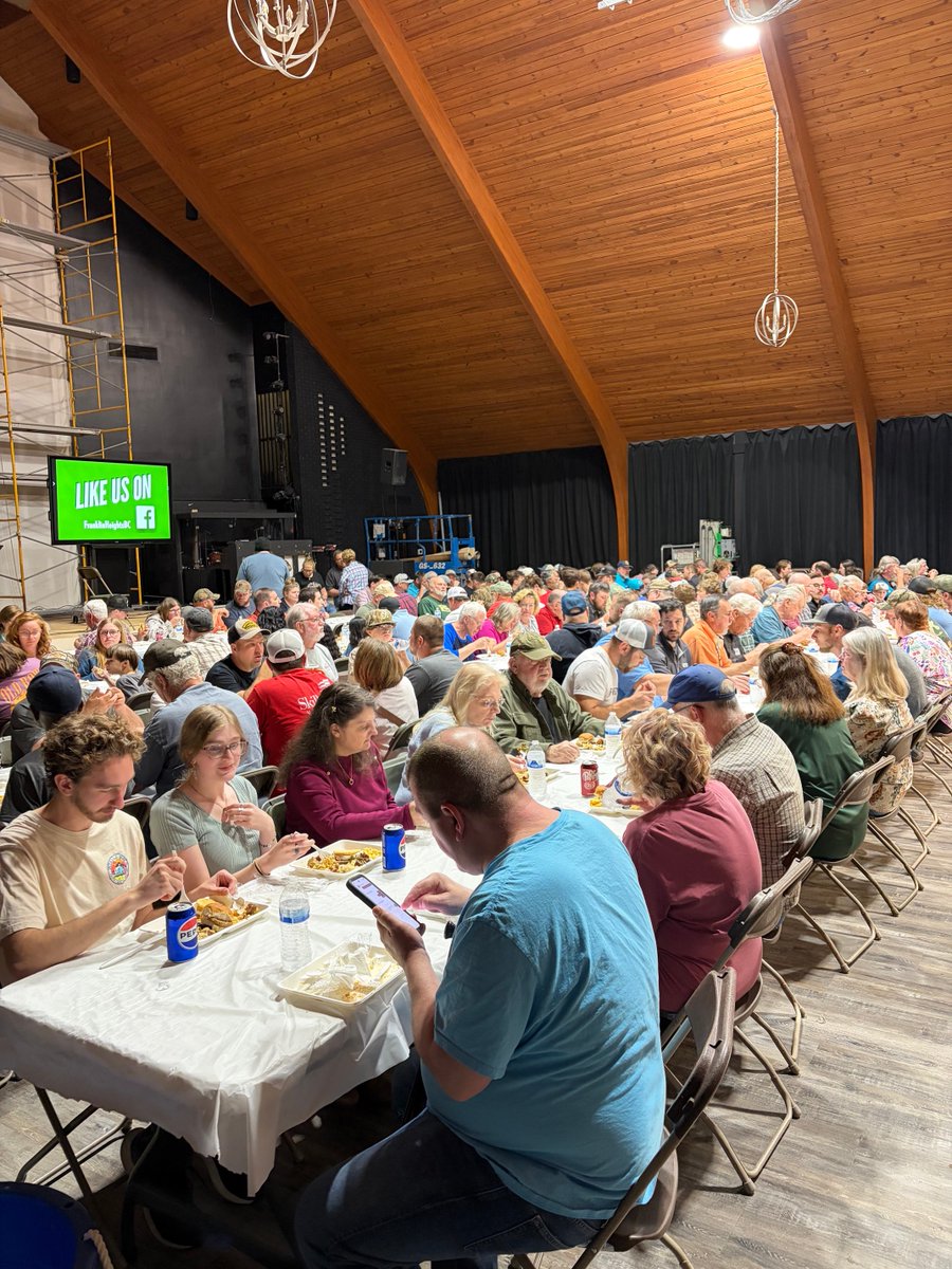 sparris1's tweet photo. Amazing start to the Wild Game Dinner!! Giant crowd and good food!! Thankful for the incredible volunteers at Franklin Heights Church that make it possible!! https://t.co/vjG4fc7YyW
