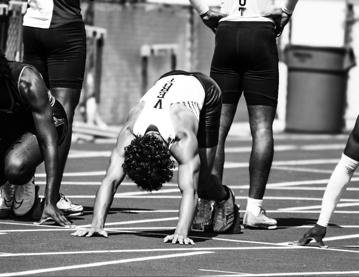 AydenG_27's tweet photo. New Pr in the 100!! Sub 11 coming soon👀
@CoachRodeBV @CoachVillegasBV @H2_Recruiting @H2Athletes https://t.co/jqCB7ky7K9