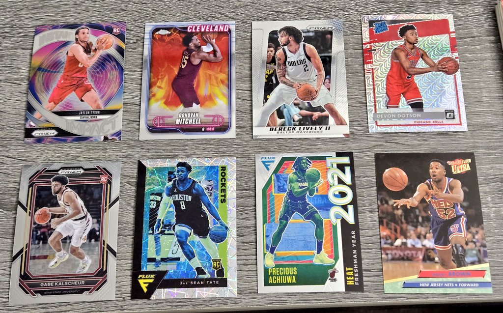 LeBronsLocker tweet media