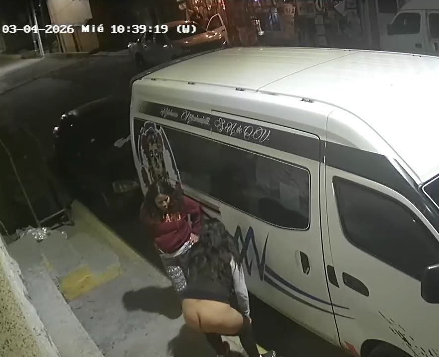 Y YO PENSANDO QUE LOS PERROS ERAN LOS QUE SE CAGABAN 🐕 AFUERA DE MI CASA 🥺😂😂