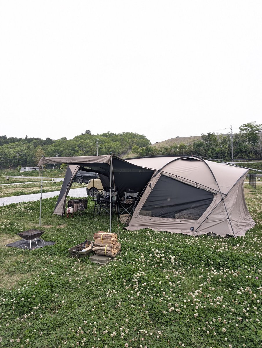 Uniform0001's tweet photo. みんな違ってみんないい🏕️

#自慢のテントを晒す見た人も晒す https://t.co/PZCWjHU45m