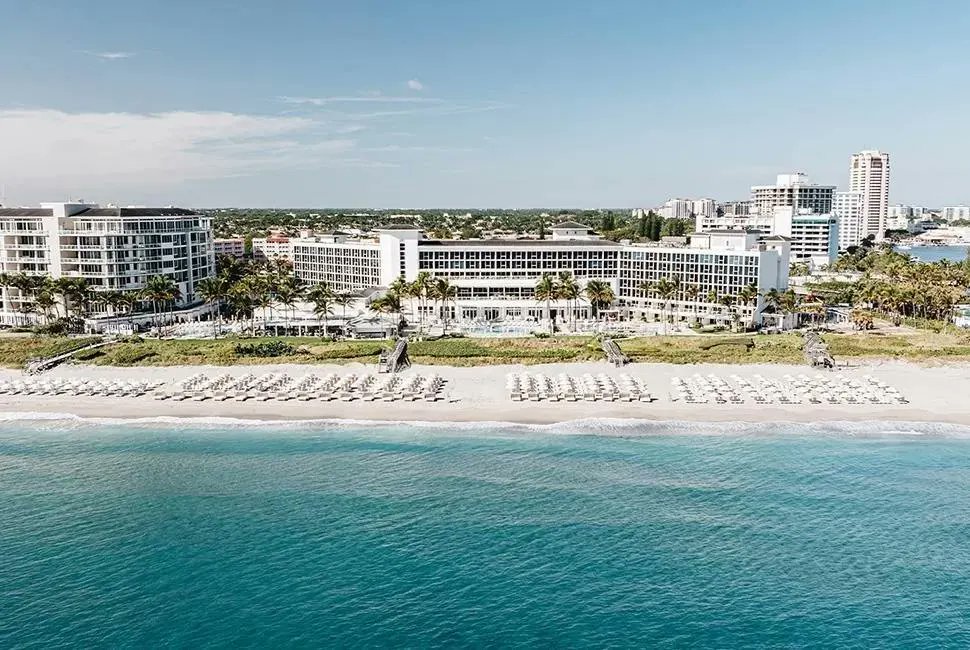 America’s Only Quadruple Five-Star Resort, How To Stay In Karl Lagerfeld’s Former Paris Office, And More Travel News forbes.com/sites/passport… (📸: Beach Club at The Boca Raton)