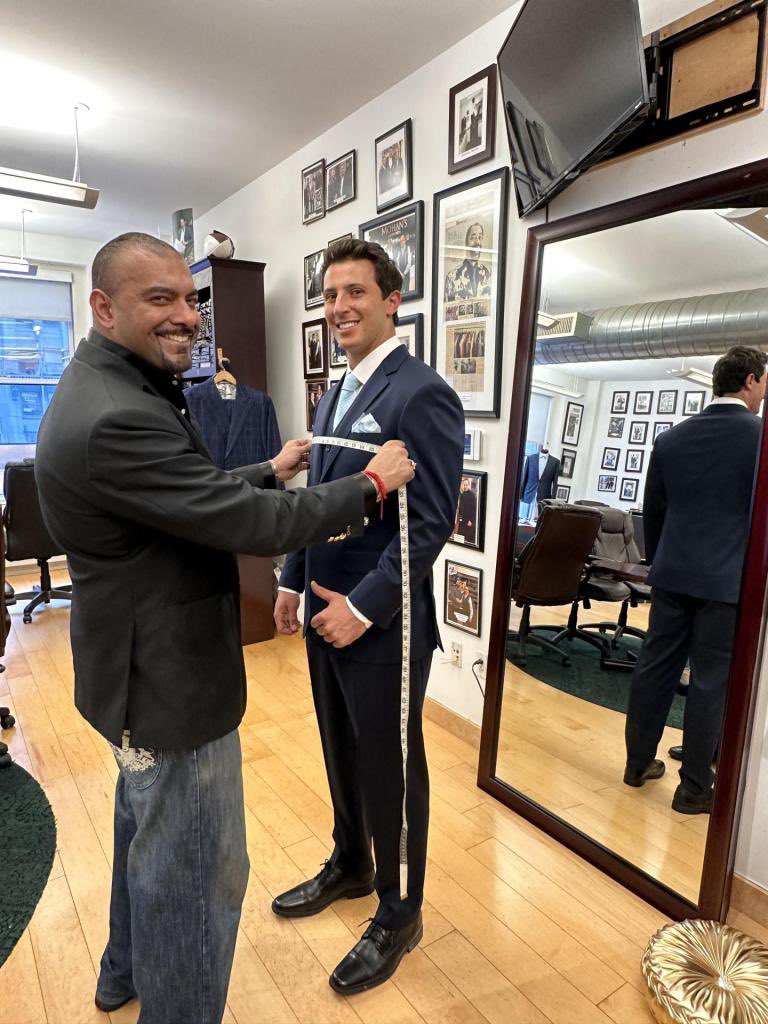 Mohans_Tailors's tweet photo. Congrats @tommydevito007 ๐ค๐ฎ๐น๐บ๐ธ on the @NFL @Patriots re-signing! Big news for our #bespoke #menswear client & our brother @seanstellato. ๐๐ช๐
@Mohans_Tailorsโ #SUPER #SALE is on.
๐ฑ2126970050
๐ https://t.co/dKIl4ftOLM
#menswear #NFL #Patriots #TommyCutlets https://t.co/WhPSv8FRlD