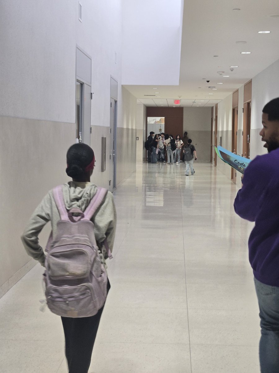 Dr.Sanders22 tweet media