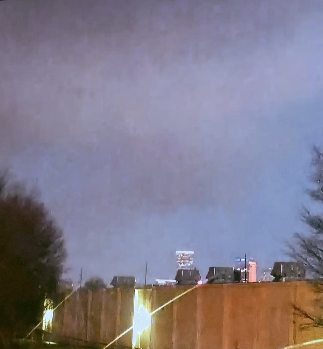rickysworldview's tweet photo. Tornado touchdown north of downtown Tulsa in Turkey, OK Seek Shelter Immediately!
#BreakingNews #severewx #tormado https://t.co/ieYcVEqqoh
