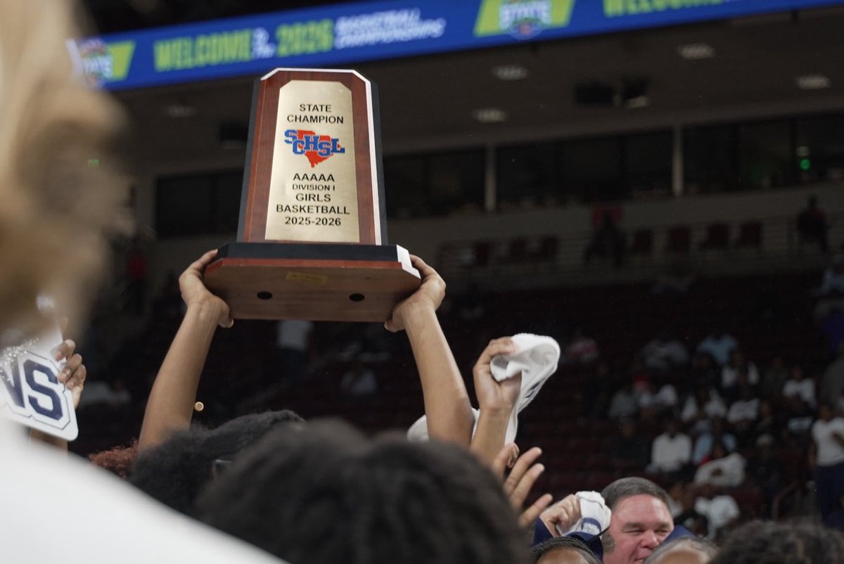 RichlandTwo's tweet photo. @bwoodwbball 🏆👏 #GoBengals #RichlandTwo https://t.co/mg8Xj57D2L
