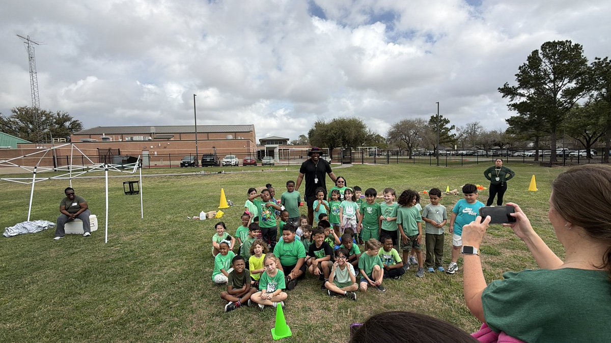 Coach Andrew Rohrs tweet media