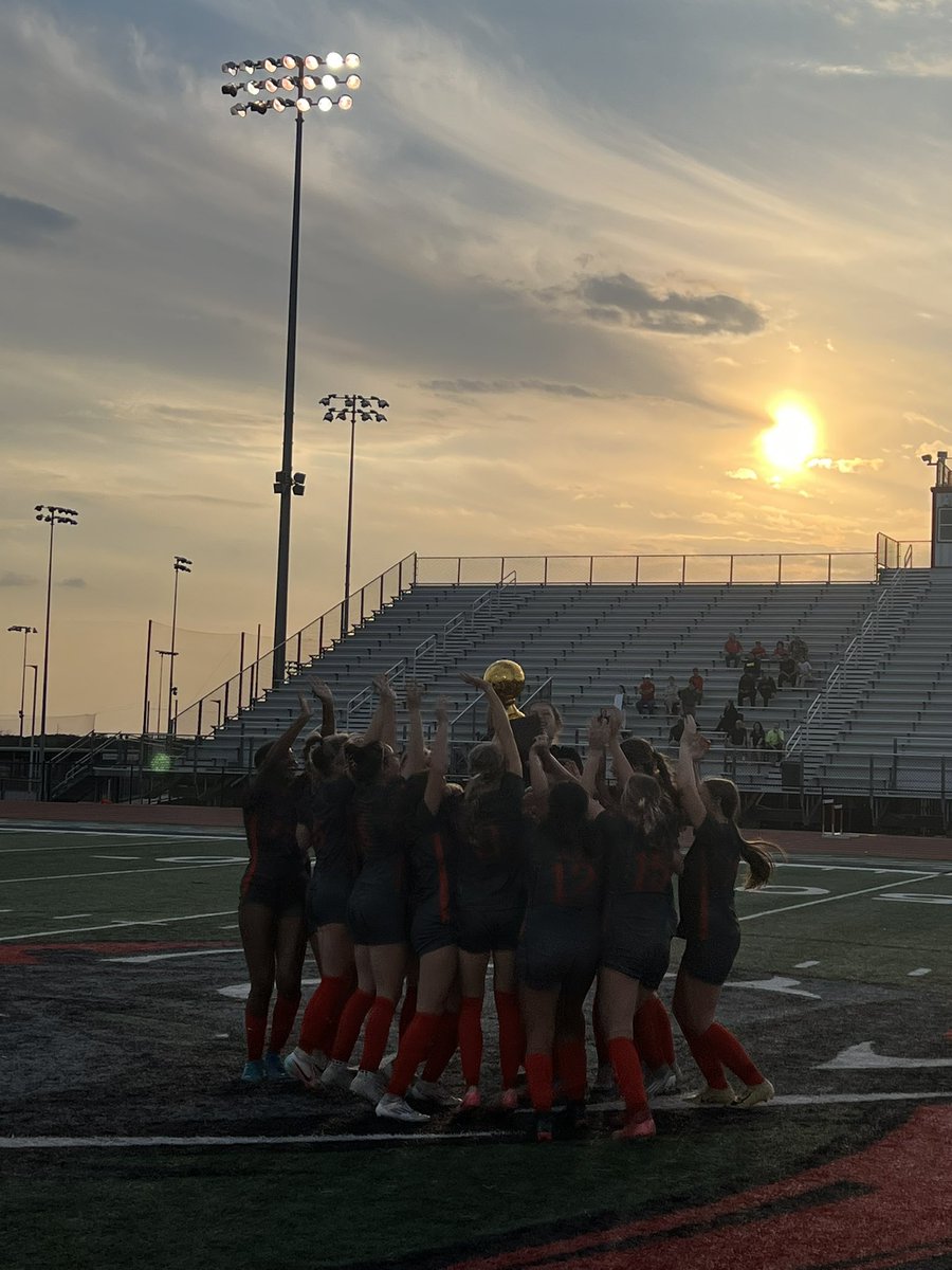 LBHS Lady Bronco Soccer tweet media