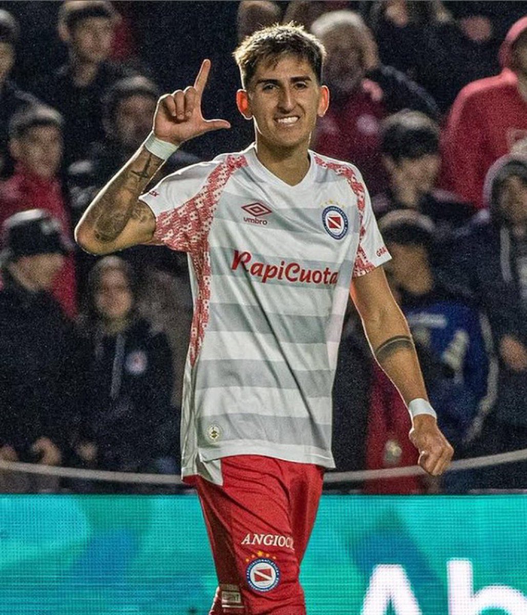 GerGarciaGrova's tweet photo. 🚨SE QUEDA EN ARGENTINOS 🚨

👉🏾En las condiciones planteadas, #Argentinos decidió no vender a Alan Lescano. 

📍#Gimnasia quiere cobrar su 50 por ciento a la venta y desde el 🐞 intentaron comprar el 50 antes de que el futbolista fuera vendido. 

ℹ️ de @arevalo_martin https://t.co/9jvNVg6igo