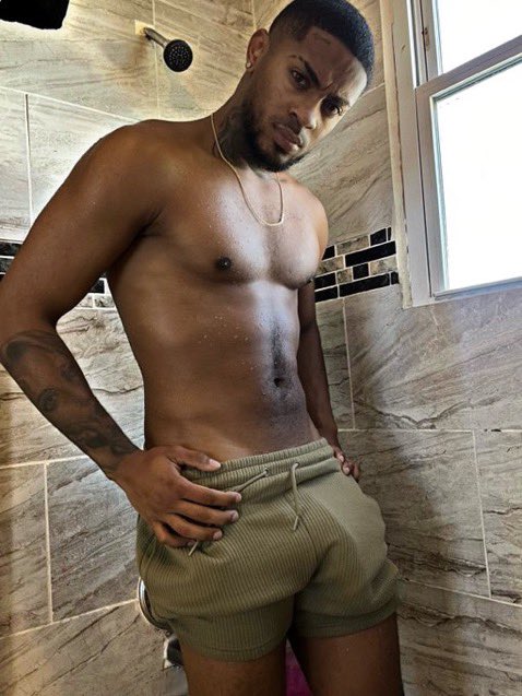 jay6ks's tweet photo. If you want daddy to come give you a taste of me my tribute is not much text me🥵😈😈 https://t.co/0tQ1HAQudO