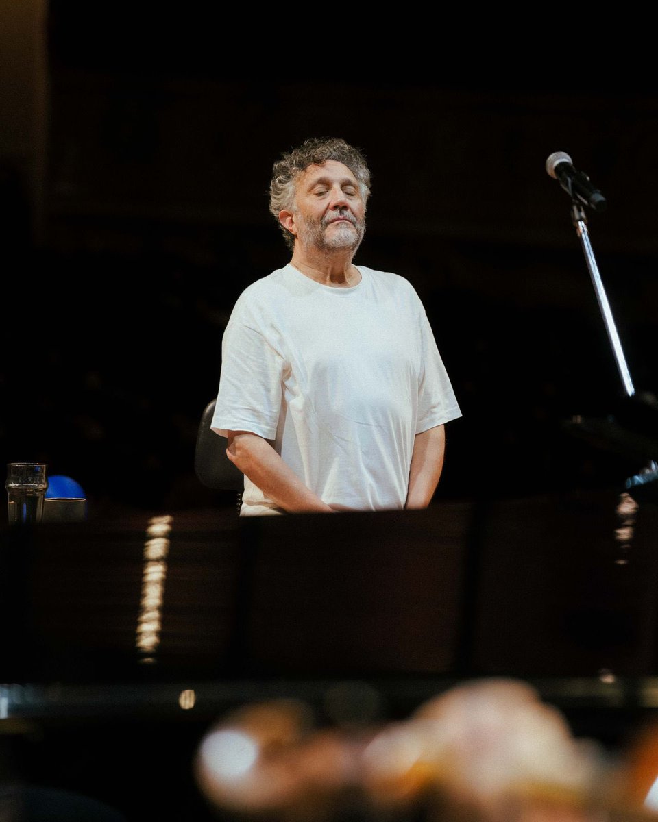 FitoPaezMusica's tweet photo. Primer ensayo con la extraordinaria orquesta rosarina Casa Páez dirigida x Javier Mas. 
Gracias a la vida que me sigue dando tanto…
La música es un lenguaje maravilloso que jamás será apagado. Nunca podrán…
Momentos vibrantes en Rosario nos esperan!
Qué alegría, que felicidad! https://t.co/L4FeX60piF