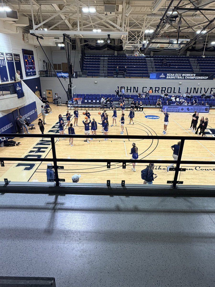 AHSLadyHoops's tweet photo. Let’s go JCU!! Good luck to Ava tonight. https://t.co/Zn8xwwDOHP