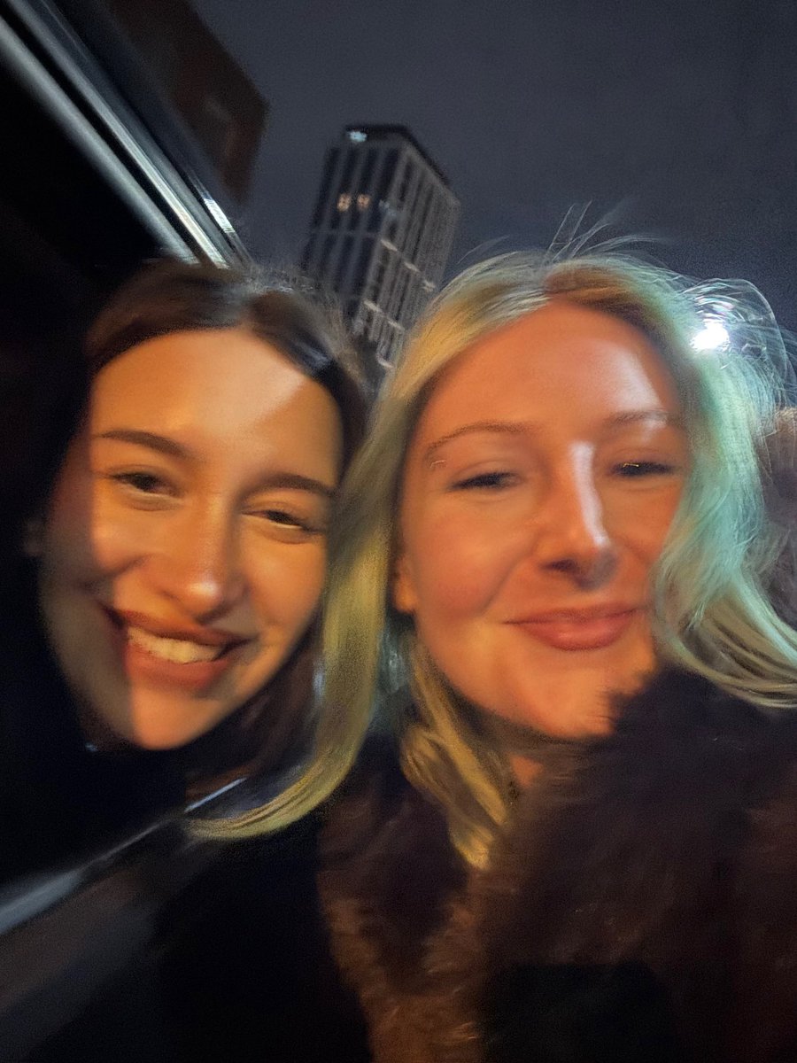 laura 📀 in the tower tweet media