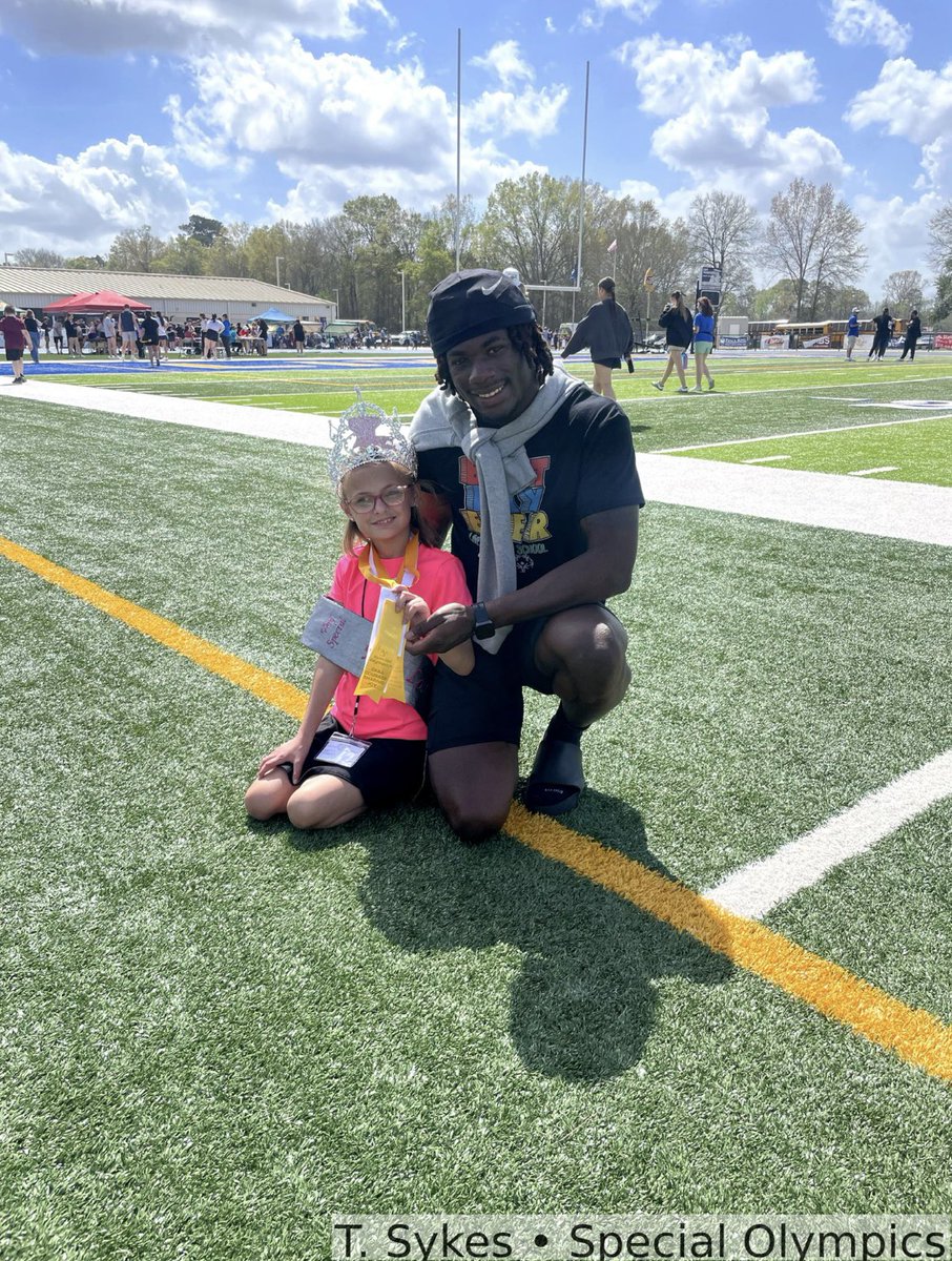 Tazein_17's tweet photo. Special Olympics💙

Volunteering at the Special Olympics today was an amazing experience.

As athletes we compete, train, and chase goals  but moments like this remind us that sports are also about encouragement, joy, and community.

Grateful for the opportunity to support some incredible athletes today. 💙

 #SpecialOlympics #UnifiedSports
#InclusionMatters #FootballAthlete
#StudentAthlete #FutureCollegeAthlete #NILAthlete #NameImageLikeness
#AthleteBrand