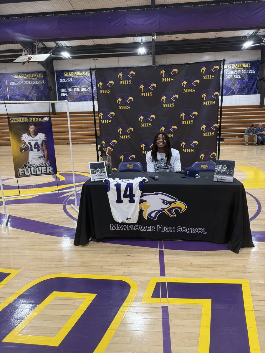 Mayflower Football tweet media