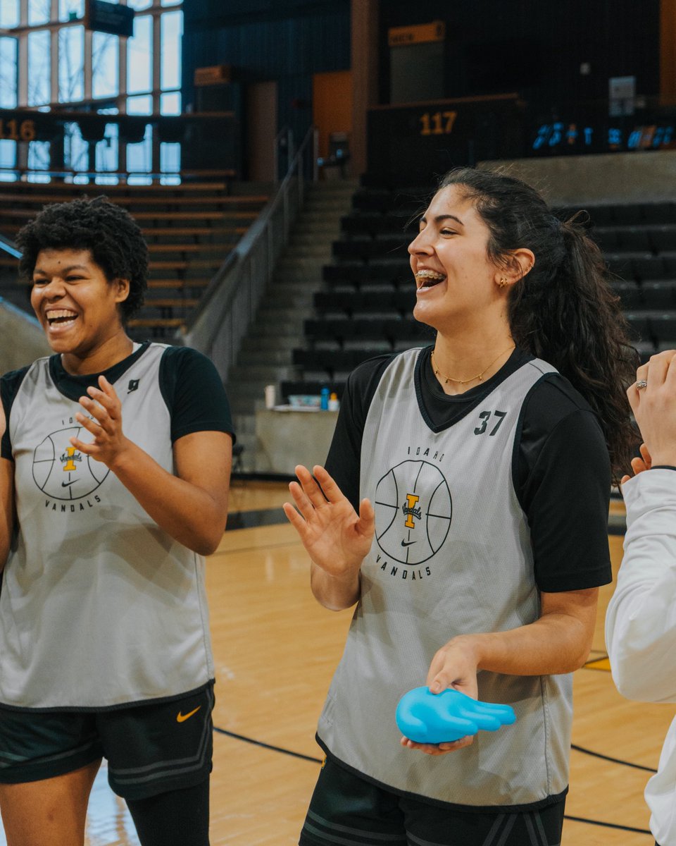 VandalsWBB's tweet photo. https://t.co/ZvbKY9EkIL