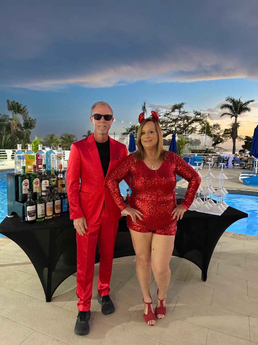 Tom and Bunny tweet media