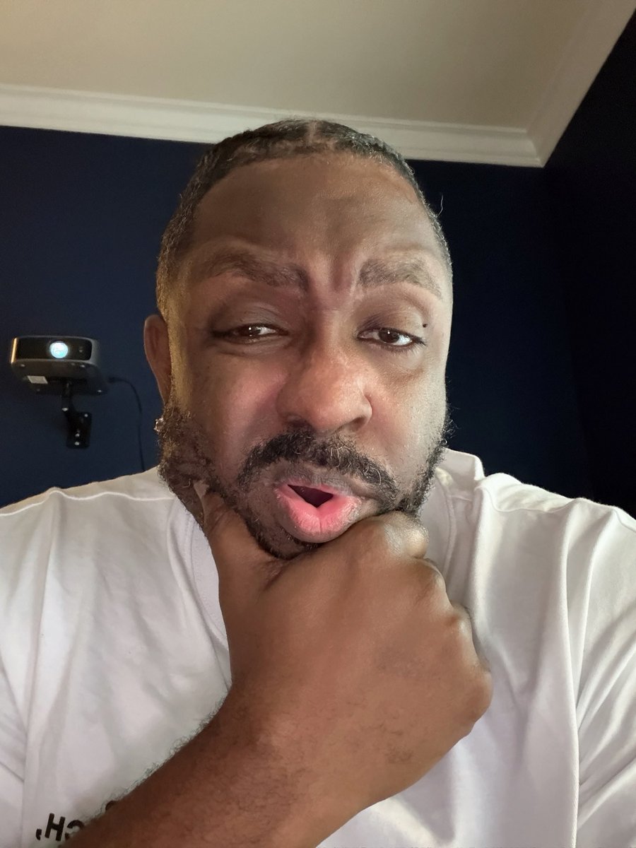 SleepDeez's tweet photo. I’m confused at my mentions.. But pre save Arirang 3.20 The GOATs are back  @BTS_twt see ya soon https://t.co/3loNcTkCKp