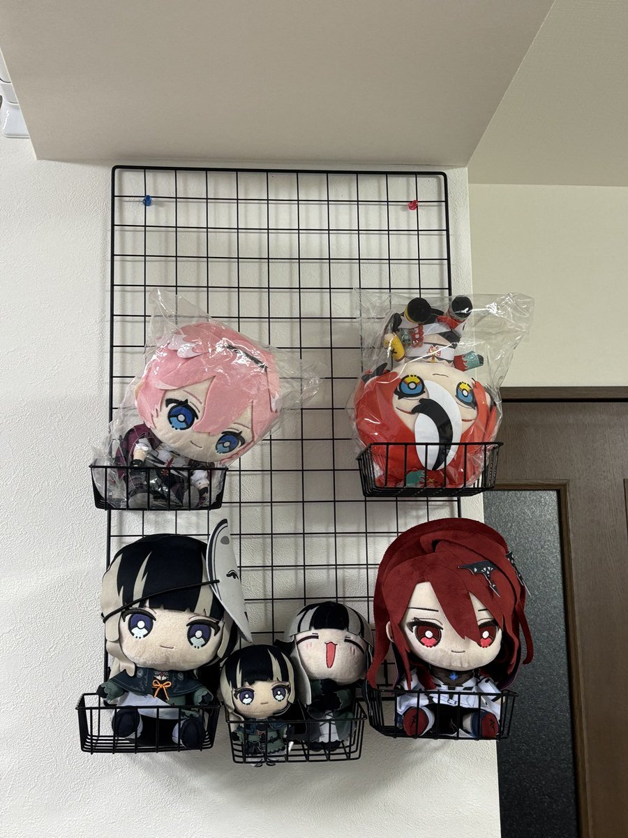 stage3に参戦します。べーちゃんとFGのライブパフォーマンスが楽しみ😊
stage2のLiz様はチケット取れなかった事と用事があり見れないけど応援してる❗️
ベーちゃんとLiz様のぬいを持って行ってます。

現着時間が18時ギリギリになりそうな事だけが心配😨
 #hololivefesEXPO26_DAY2