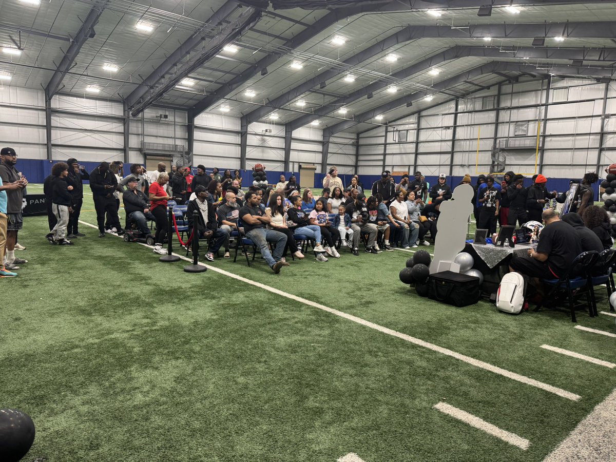 Mike Roach tweet media