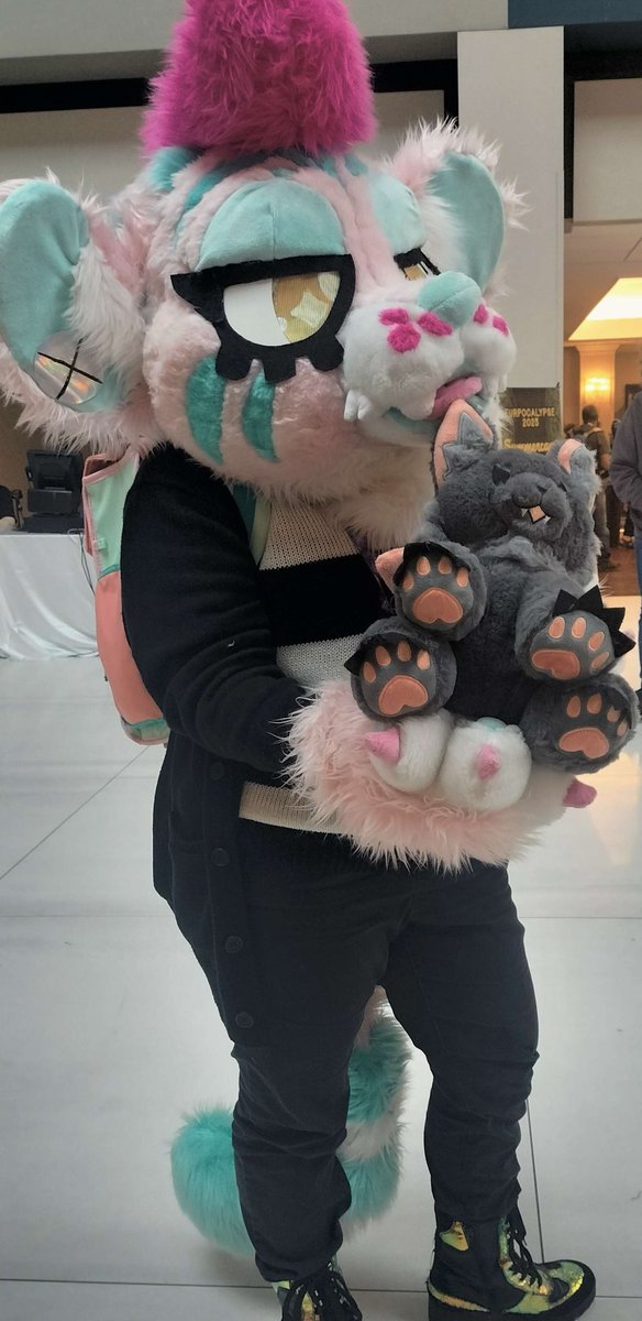 etherealpaws's tweet photo. Hey! You can call me Mayumi or Yumi for short. I’m a furry from New England! Here are some pictures of me! Most are from Furpoc 2023! Nice to meet you! https://t.co/DgsivjTKnO