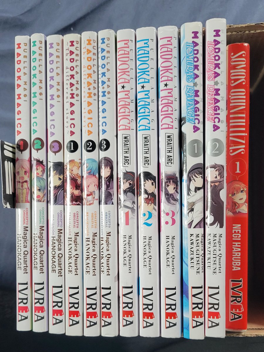 TomokodelBolso's tweet photo. Holaaa miren mi colección de mangas :3 https://t.co/o94o3C4Kdp