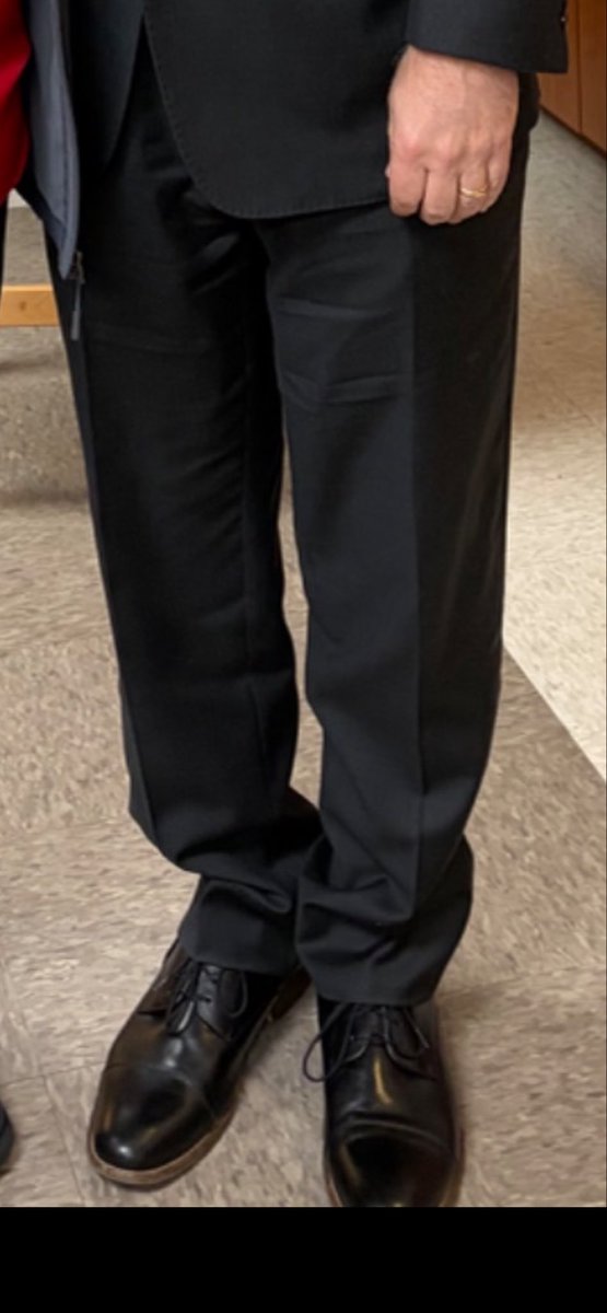 dobetterms's tweet photo. @RepMichaelGuest Get pants that fit https://t.co/3ZvDnOk5Ml