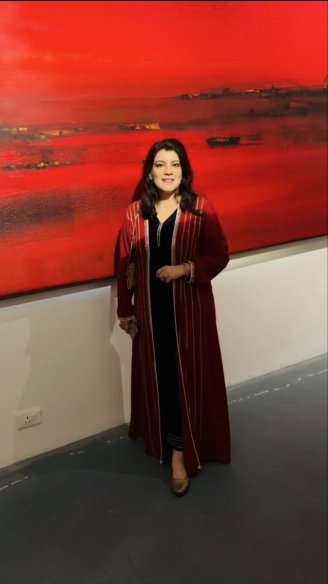 saharzaman's tweet photo. Catching the serene beauty of master artist Paresh Maity’s meditative palette. He captures the spiritual core of every city he visits, from Varanasi to Venice. Congratulations to him for his latest show ‘Luminous Terrains’
#art #news #SaharZaman #OrangeEconomy #HunarTV https://t.co/UFITt4puSi