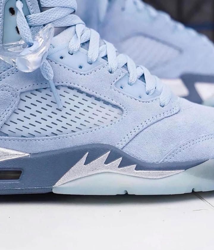 JustFreshKicks's tweet photo. Air Jordan 5 Retro "Bluebird" (2021) 💙 https://t.co/QoQU1u09QG