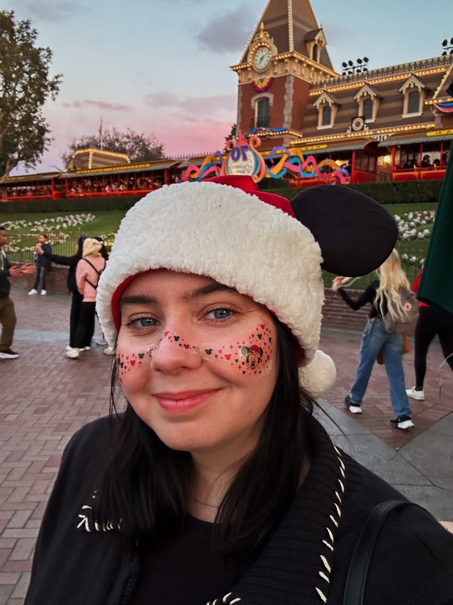 lex 🍂🏒 tweet media