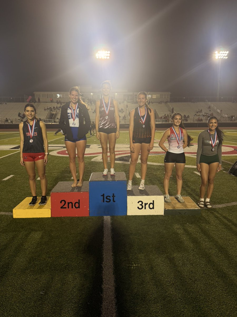 cbcatx1's tweet photo. Varsity Girls 800m
🥇Izabells Gonzalez 2:226.67 https://t.co/9XaogY2B5o