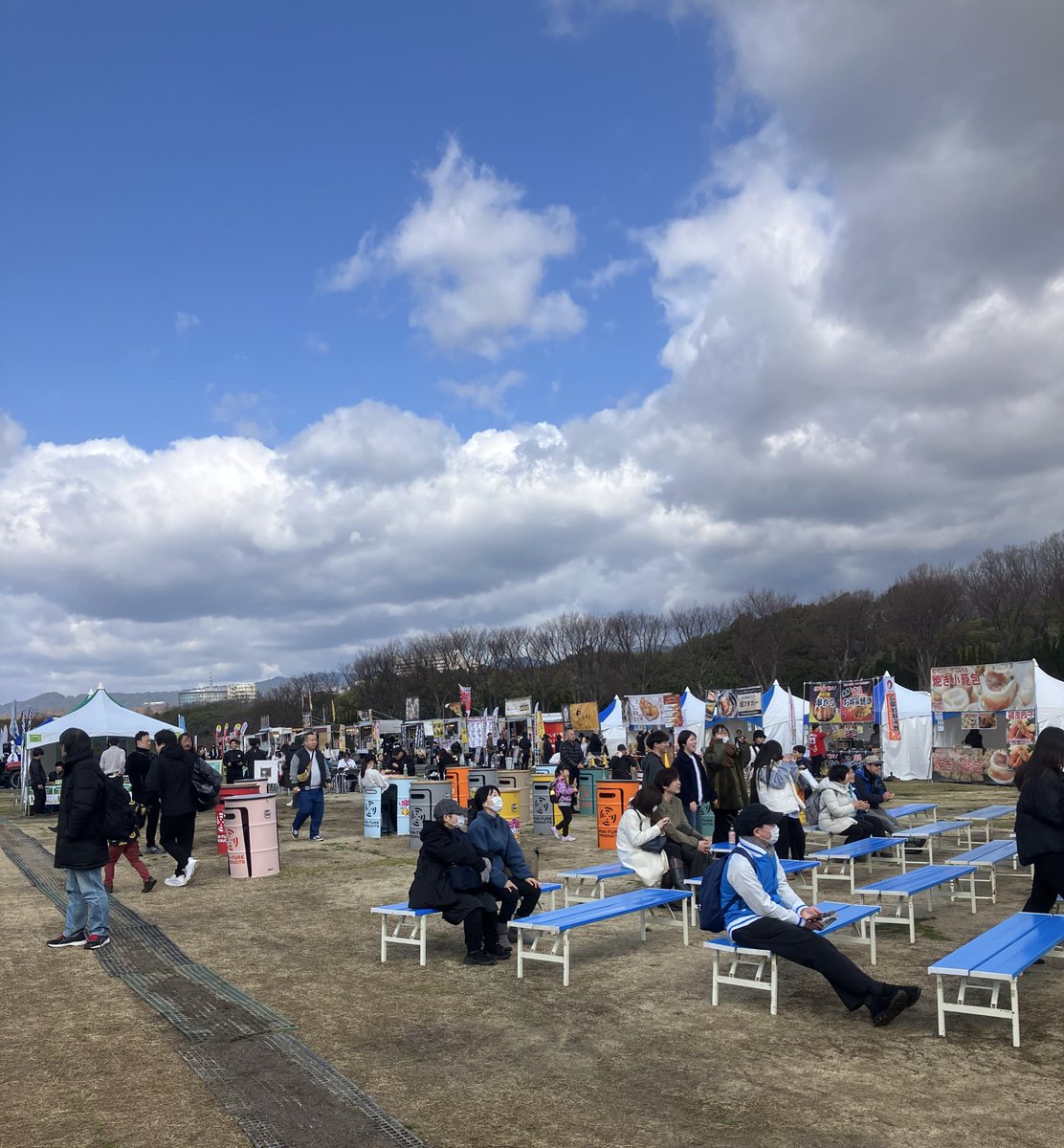cycle_kitchen's tweet photo. サイクル∞キッチン2026 1日目
お天気にも恵まれ、いよいよスタートしました！！
グルメにステージに盛りだくさん🎵
万博記念公園に遊びにきてくださいね！！ https://t.co/Cd57dXp81P