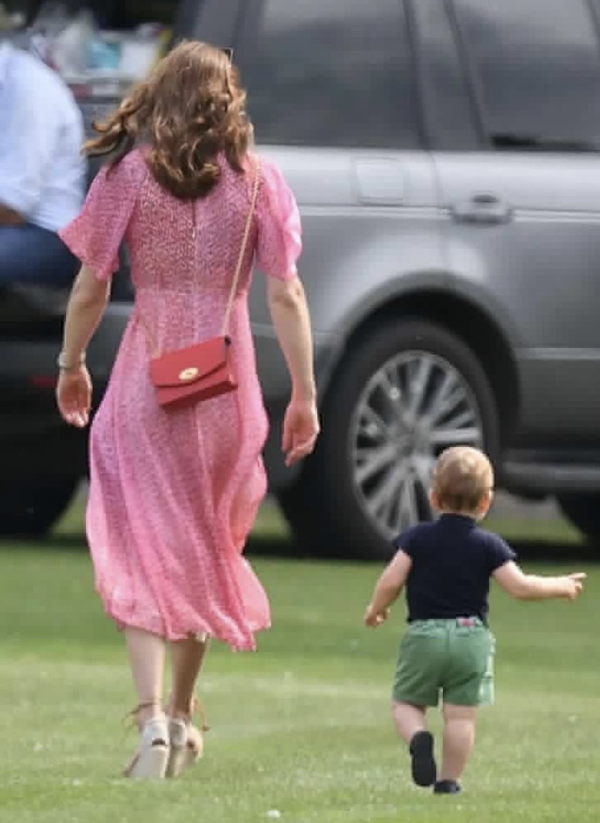 royallywales13's tweet photo. This photo is just too cute… little Louis with his Mama 🥰 https://t.co/KHlPml6T1i