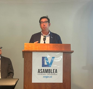 CANAINCA's tweet photo. Felicitamos a Jonás Murillo González @JONASMURILLO1, Presidente Ejecutivo de #CANAINCA y quien hoy concluye su periodo al frente de  la  Asociación Nacional de Ejecutivos de Organismos Empresariales y Profesionales, A.C.
A partir de hoy toma protesta su sucesor Carlos Berzunza Sánchez, Presidente Ejecutivo de @canipecmx 
@ANGECAI es una asociación mexicana fundada en 1970 que agrupa y representa a directores y ejecutivos de cámaras, asociaciones y organismos empresariales. Ofrece actualización profesional, capacitación y un espacio de intercambio de experiencias entre sus miembros.