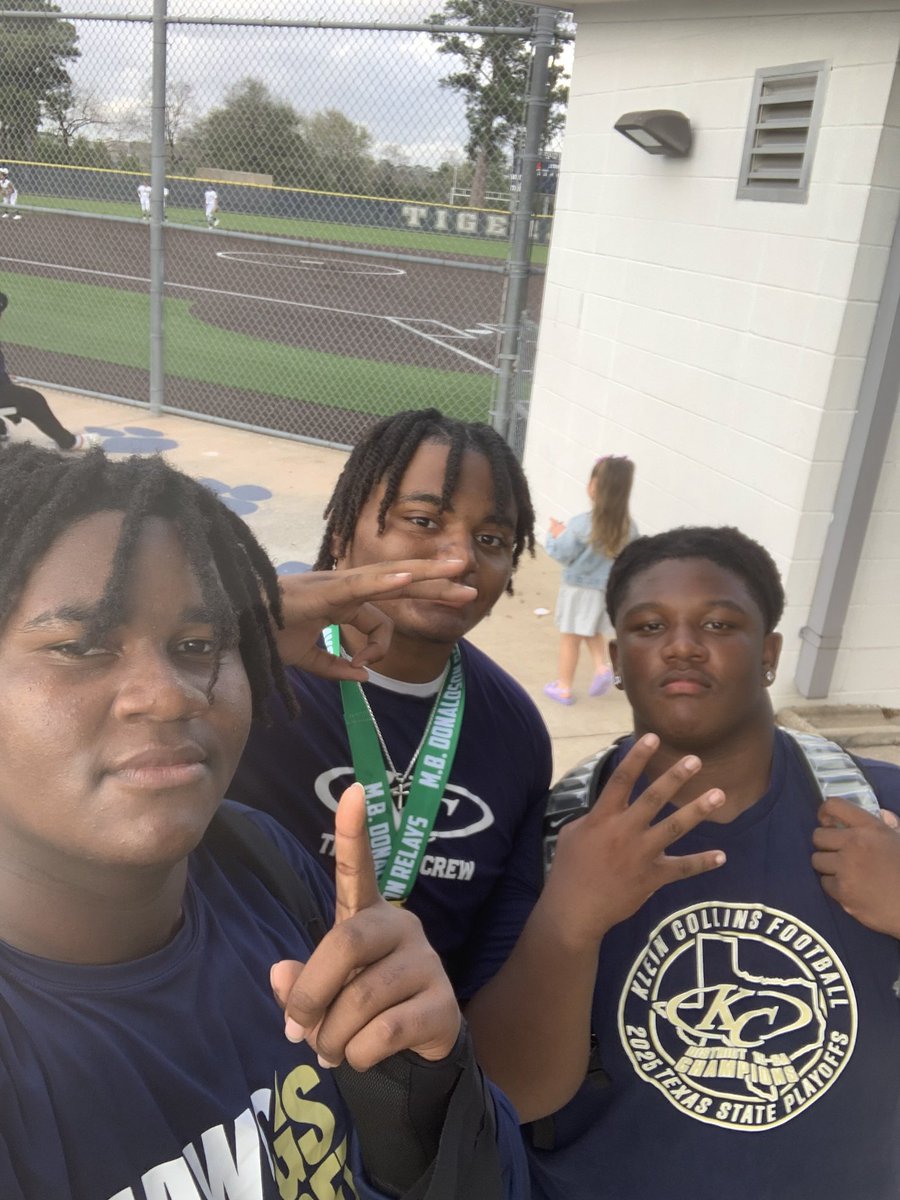 Here tonight supporting and winning points for my team TEAM 1 <a href="/KCTigerSoftball/">Klein Collins Softball</a> i had a great time at the game TIGER PRIDE <a href="/KCTigerFootball/">KleinCollinsFootball</a> <a href="/coachbruce93/">Steven Bruce</a> <a href="/coachjpalmer67/">Joseph Palmer</a> <a href="/KaedynParks09/">Kaedyn Parks</a> <a href="/CaydenC2028/">Cayden Cunningham</a>