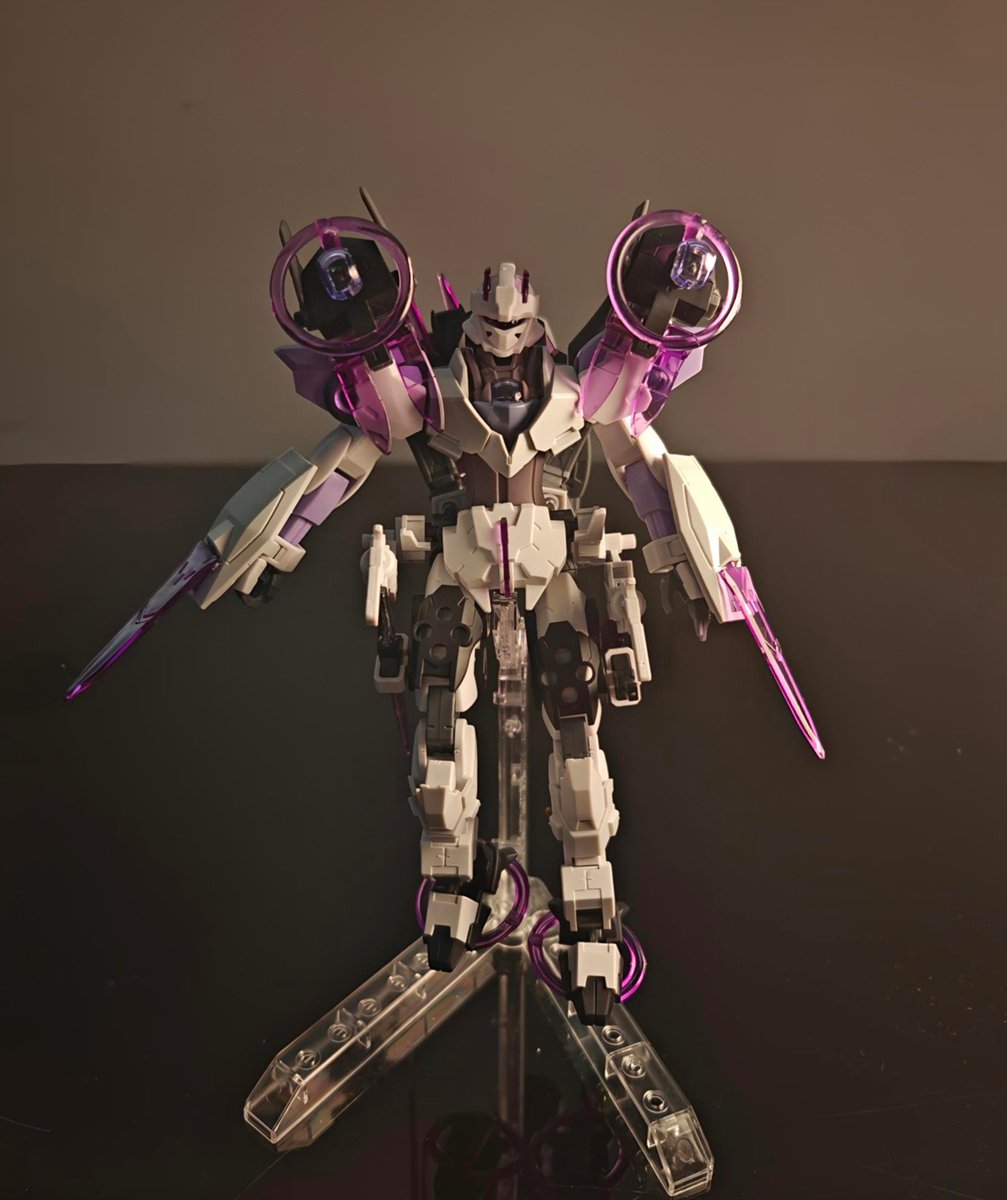 KenKumada's tweet photo. 初めての30MM

レヴィニクス-TypeAに余ったガンプラパーツ、ランナーをミキシング。
イメージとしては忍者を誤解しているアメリカン忍者
忍ぶ気がない。とんちんかんなわりに実は強い。

#30MM https://t.co/xgts6BoaH1