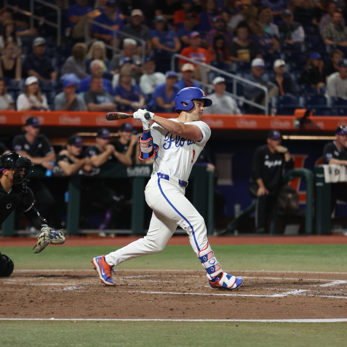 One-out double for Strip ✌️