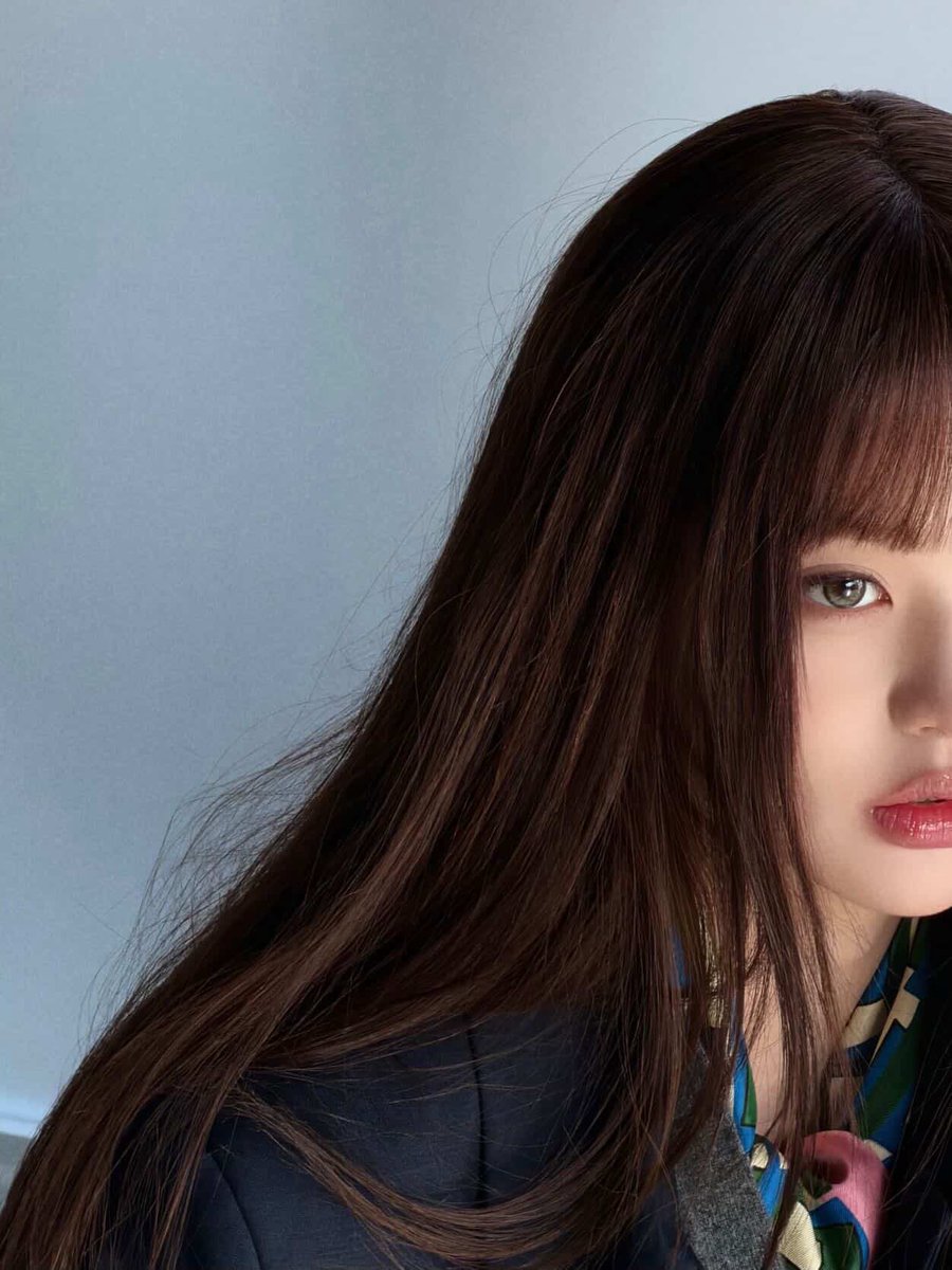 ECLIV_Official's tweet photo. SNEAK PEEK of #VIOLITA wearing 𝗠𝗜𝗨 𝗠𝗜𝗨 Spring/Summer 2026 for 𝗠𝗮𝗿𝗶𝗲 𝗖𝗹𝗮𝗶𝗿𝗲 Korea April 2026 issue!

#ECLIV #에클리브 
#VIOLITA #비올리타 https://t.co/fxMx5KozcA