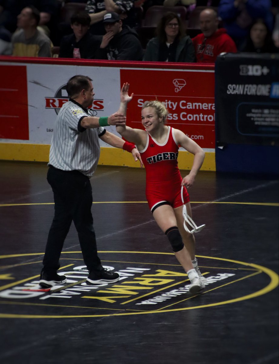 Moon Area Tigers tweet media