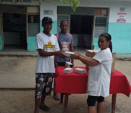 A partir del encadenamiento productivo para disminuir costos, entidades agramontinas distribuyen comida elaborada en varios consejos populares de #Camagüey, en correspondencia con la voluntad política de paliar los efectos de las medidas del gobierno de EEUU contra #CubaSoberana.