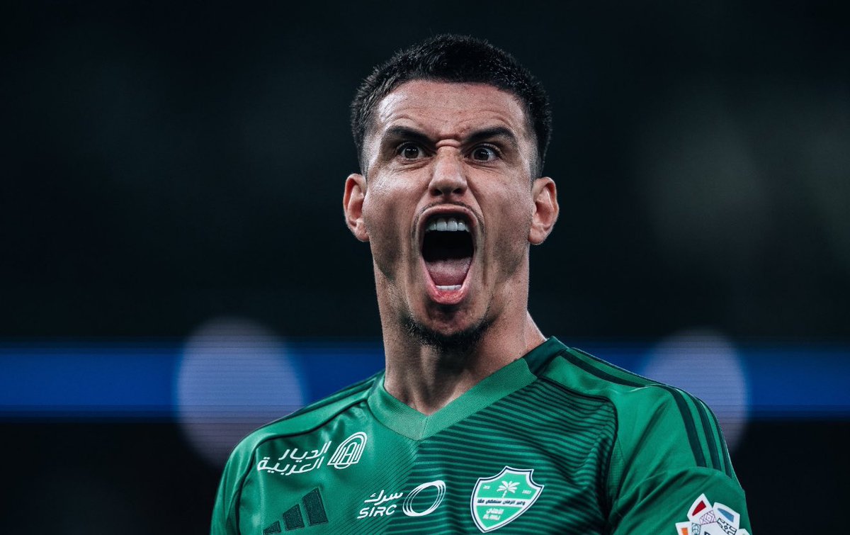 عمرو tweet media